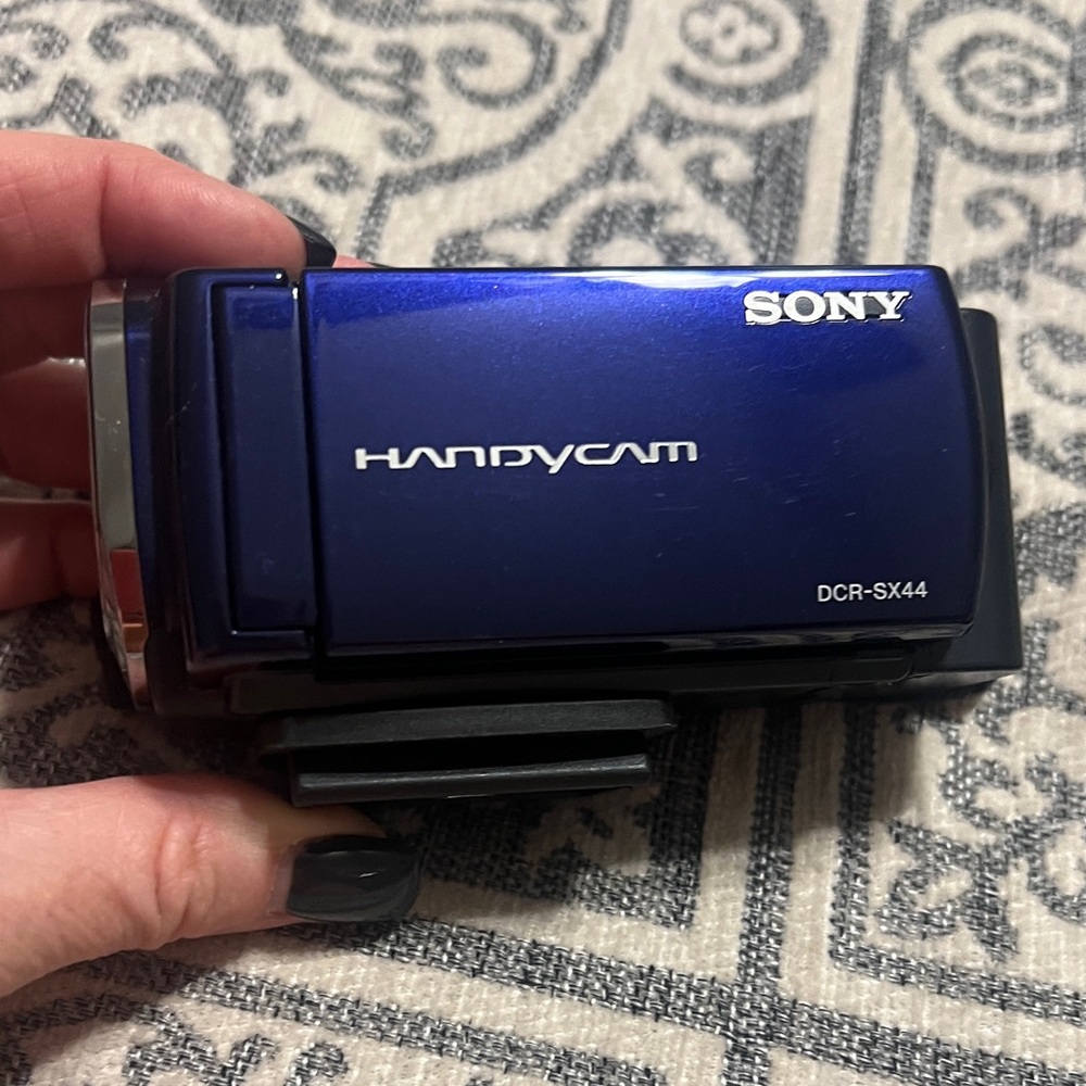 Sony Handycam DCR-SX44 in Blue and Black